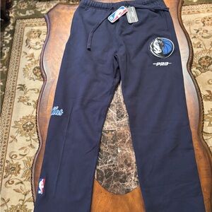Pro Standard NBA Dallas Maverick’s Navy Blue Sweatpants size XL